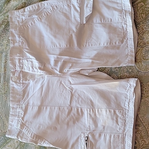 GUESS BUTTON FLY SHORTS - Picture 1 of 10